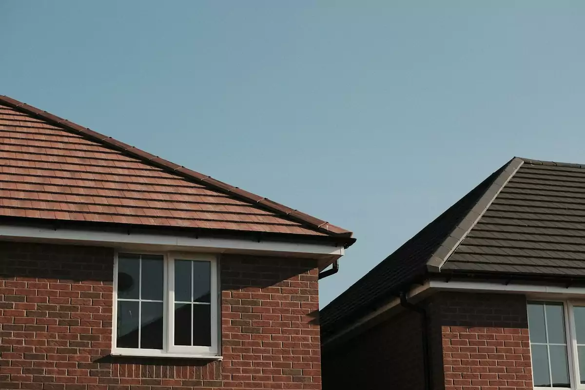 Maison en briques avec toiture en tuiles – couvreur tuiles Lille